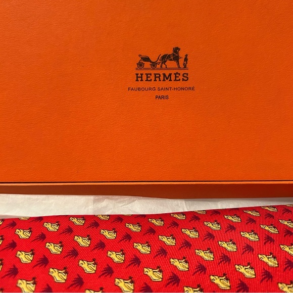 NIB Hermes Paris Silk Necktie with Frogs - Picture 3 of 10